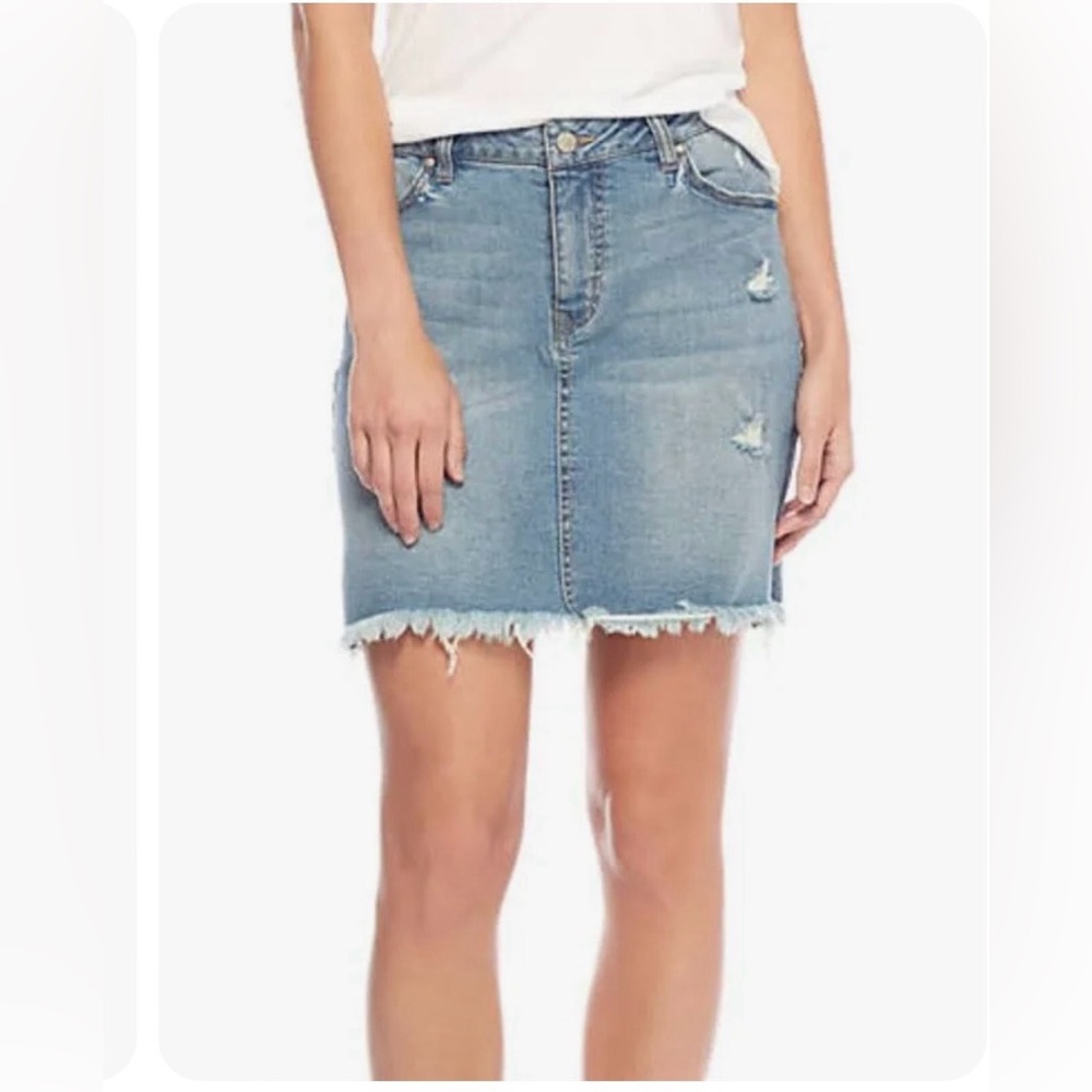 Wonderly women’s size 16 curvy stretch denim skirt with raw hem,distressed